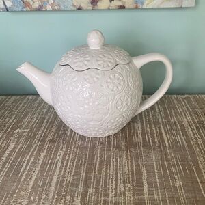 Super Cute Tea Pot. Never Used.